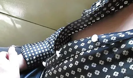 Cô gái hậu môn sec du ba gia trước la hét trong đau đớn