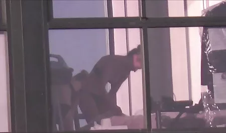 Cô gái tóc vàng sau cuộc phỏng vấn sec du ba gia