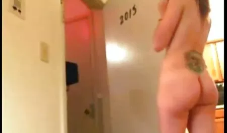 Trẻ Nhật bản phụ nữ vui sec dit ba gia vẻ với mát-xa trong phòng ngủ