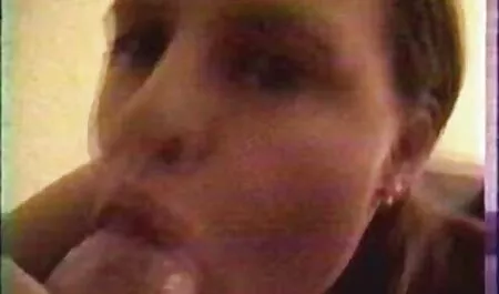 Tóc Đỏ thủ dâm lông bằng cách sử phim sec may bay ba gia dụng một máy sex