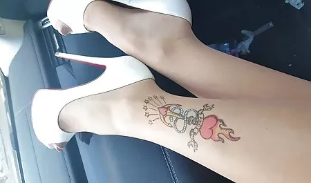 Cười xem phim sec phi cong tre lai may bay ba gia trong bóng bãi biển khỏa thân lớn