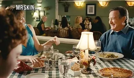 Nóng tình sec phi cong tre lai may bay ba gia dục: quái người phụ nữ trẻ,