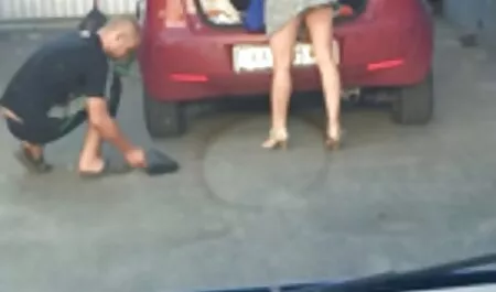 Hai phim sec may bay gia Tinh