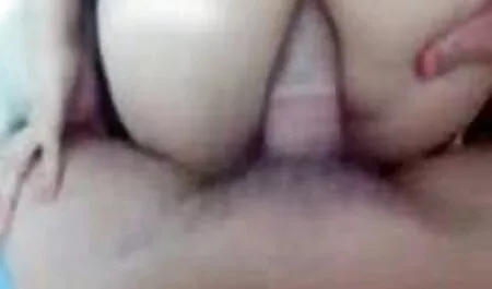 Kikimore thổi séc máy bay bà già bay trong tất cả các lỗ