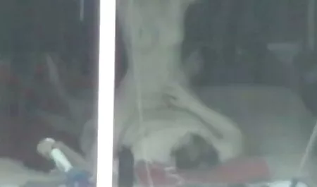 Châu á, cô hole in the couch sec dit ba gia