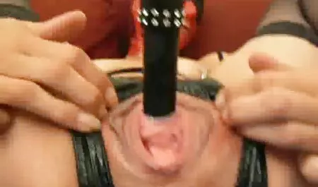 Trẻ gái người lớn sec may bay ba da