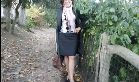 Nghiệp secmay bay ba gia dư với vú