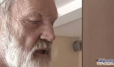 Thiếu phim sec may bay ba gia niên