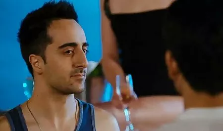 Mảnh ngăm đen ngồi phin sec ba gia ngoài hành lang vào các thành viên của Quân đội ai vui mừng