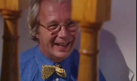 Đồ chơi hai người đẹp, cô gái âm ﻿sec ba gia đạo và linh mục