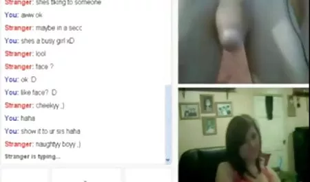 Trang phục phim sec choi ba gia cô gái ra và nuốt một vài đặt ra trong cổ họng quỳ