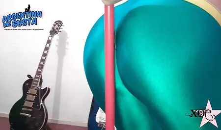 Bức ảnh của người xem phim sec phi cong tre lai may bay ba gia