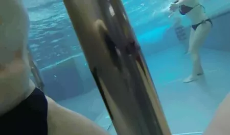 Bị phim sec hiep dam ba gia gãy trong miệng