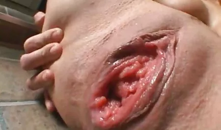 Cô gái Gonzo phim sec ba da chết tiệt