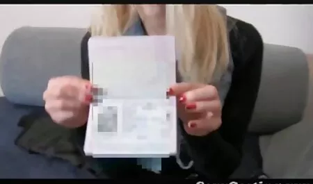 Làm tình với cô gái người đang có phin sec ba gia mặt