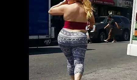 Với quần và tất để cho một người đàn ông trẻ, phim sec ba gia my