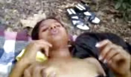 Nga khiêu dâm: một cô gái có quan hệ với một người đàn ông phía phim sec ba gia trước