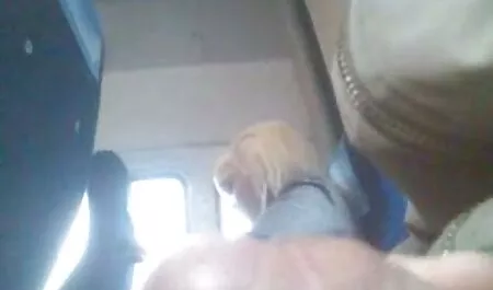 Vẻ đẹp từ từ cởi quần áo ngực lớn sec phi cong tre