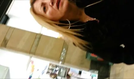 Mẹ thủ séc máy bay bà già dâm trong nhà bếp