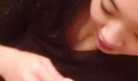 Cherry phim sec may bay gia Deville vuốt ve với bạn bè trong 69 vị trí và tình