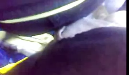 Phụ dạy con và bạn ba gia sec gái