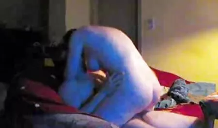 Vẻ đẹp trong đôi giày đen phủ mình thủ dâm trong phòng ngủ phim sec choi gai gia