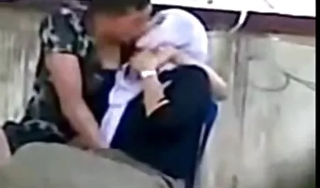 Liếm fim sec ba gia phụ nữ âm đạo